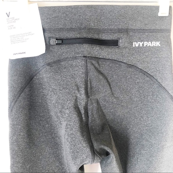 IVY PARK NWT MID RISE SCULPTED LEGGINGS CAPRI XS - Picture 5 of 7